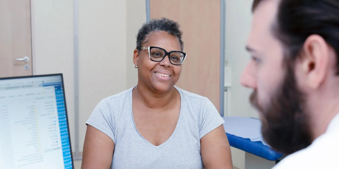 Une patiente en consultation avec son médecin